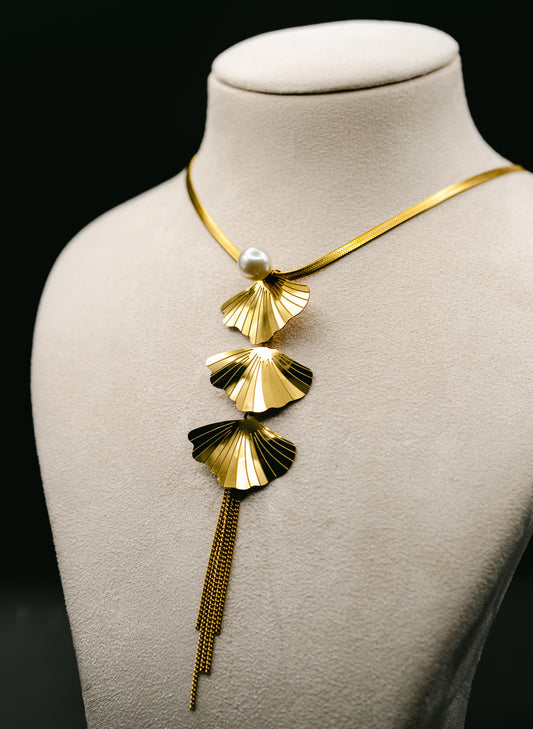 Fallen leaf pendent with snake chain