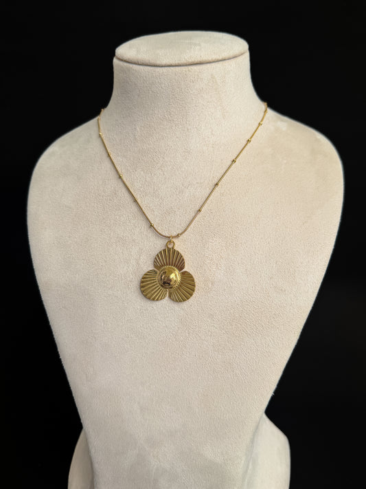 Tre Petal Necklace