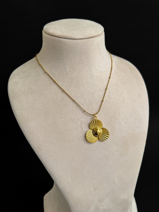Tre Petal Necklace