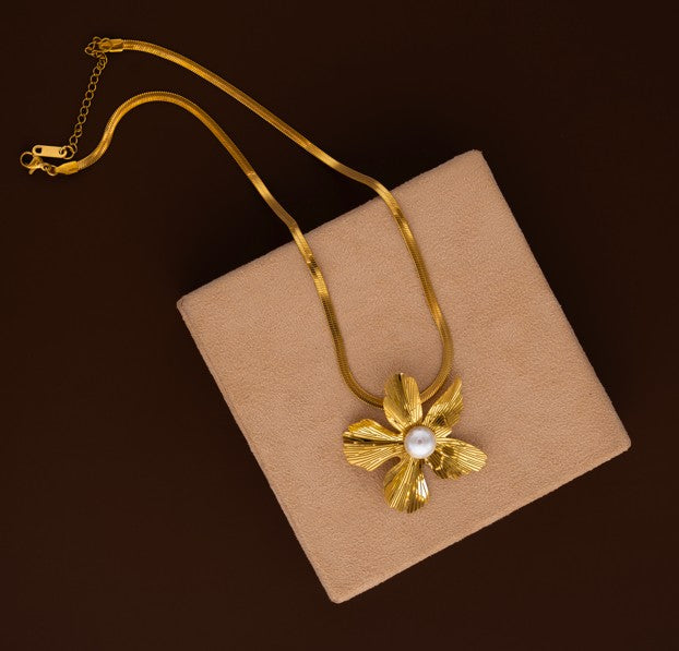 Pearl Bloom with Snake chain